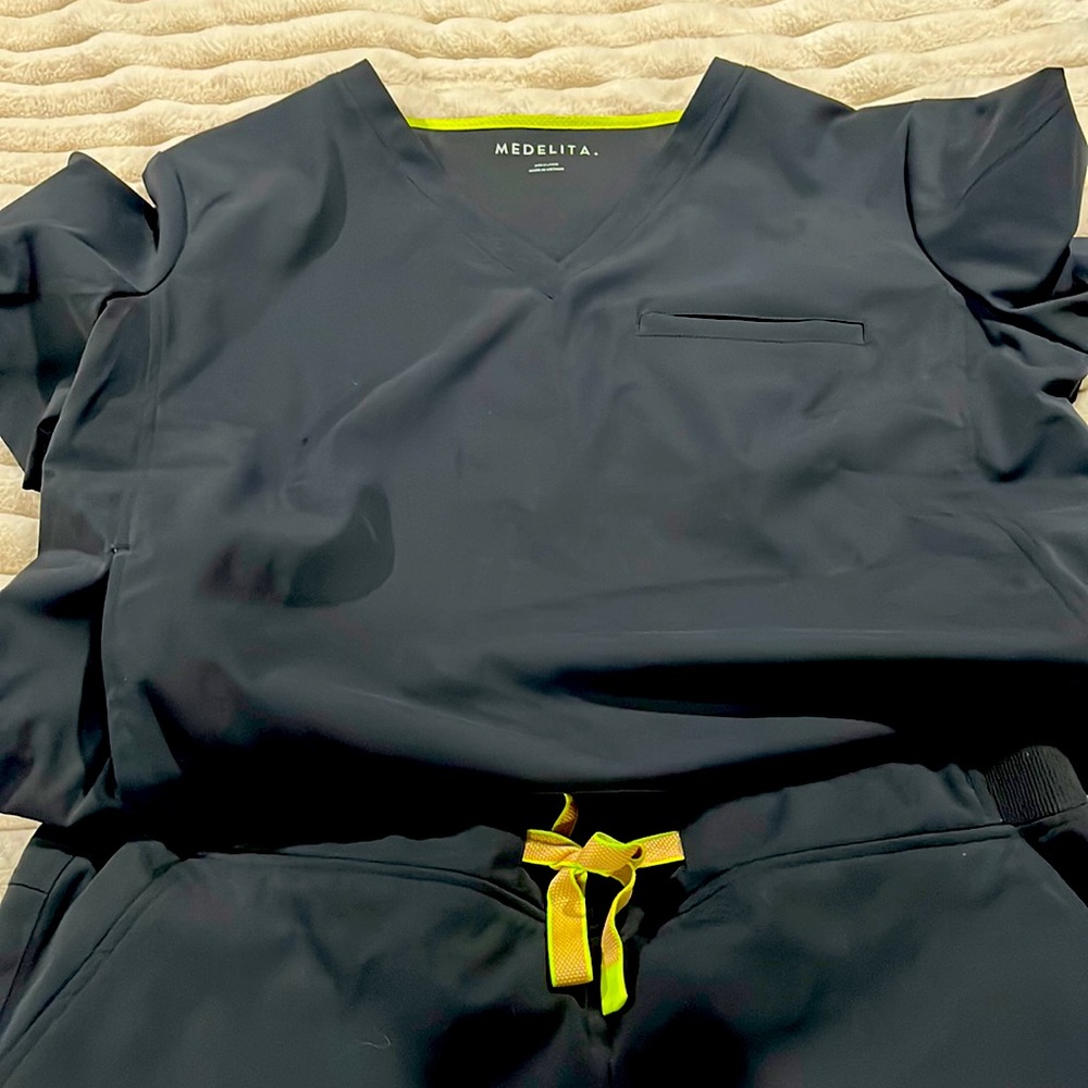 Medelita Scrubs